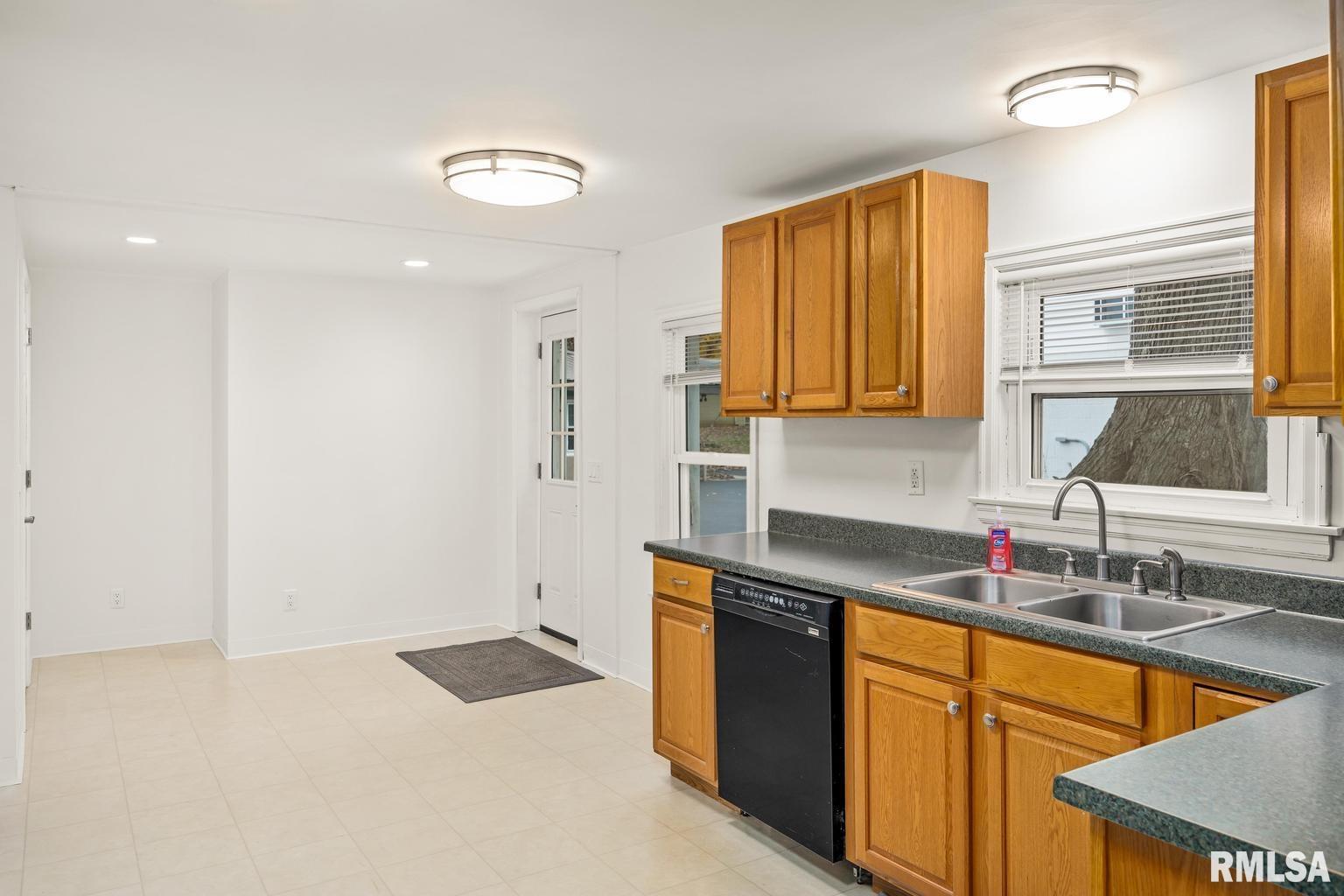 22165 Spring Creek Road Washington, IL 61571 - Photo 14 of 52 Gallery Image 14