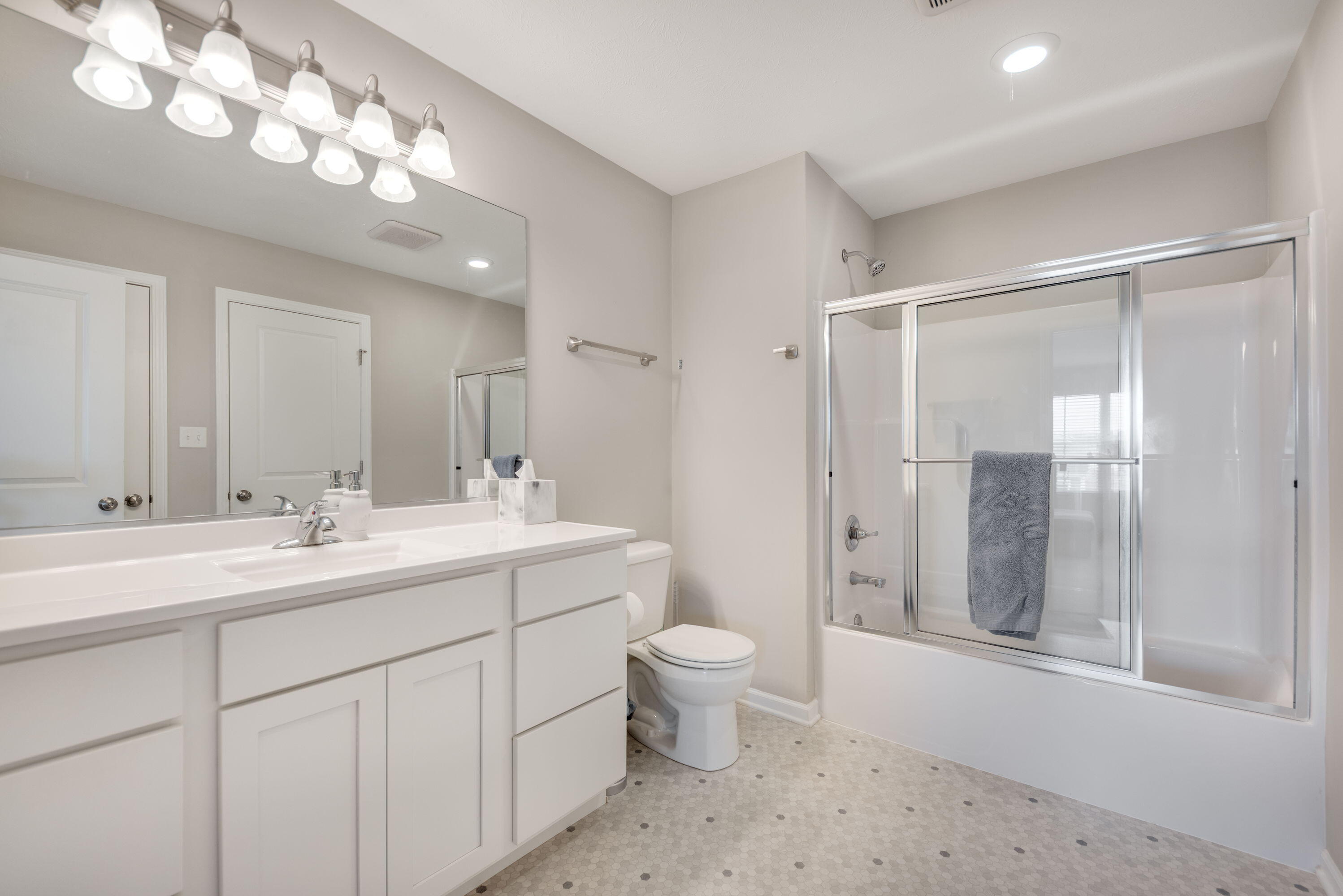 11803 Rhode Island Street Crown Point, IN 46307 - Photo 10 of 17 2996x2000