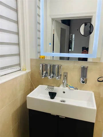 $2,500 | 1027 Euclid Avenue, Unit 3, Miami Beach, FL 33139