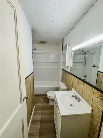 a bathroom with a bath tub