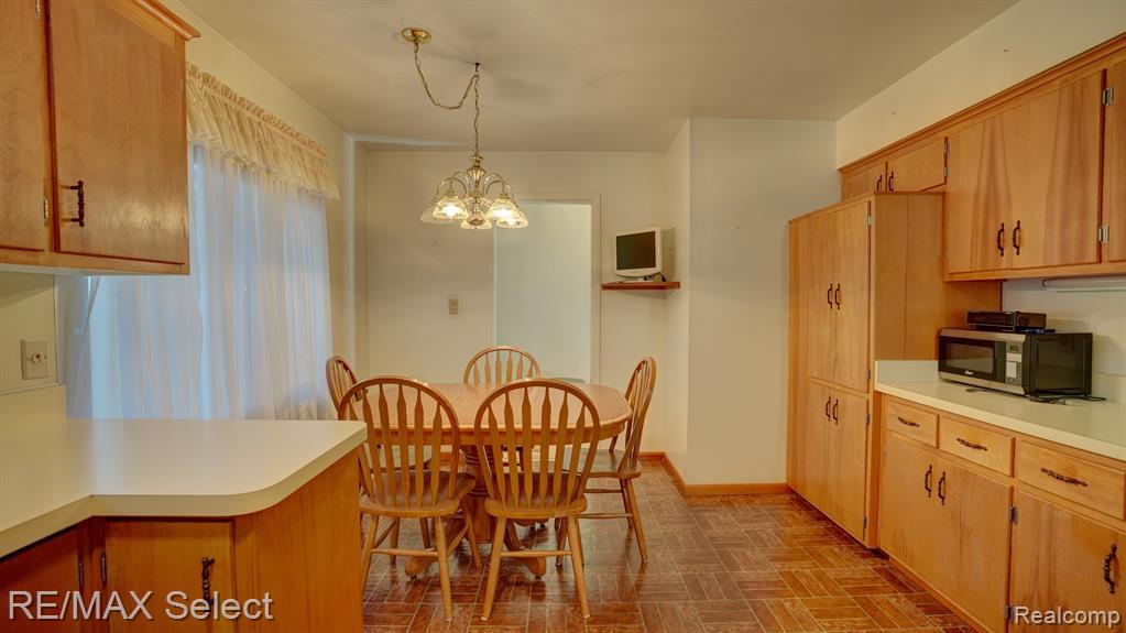 2217 Miller Road Flint, MI 48503 - Photo 9 of 28