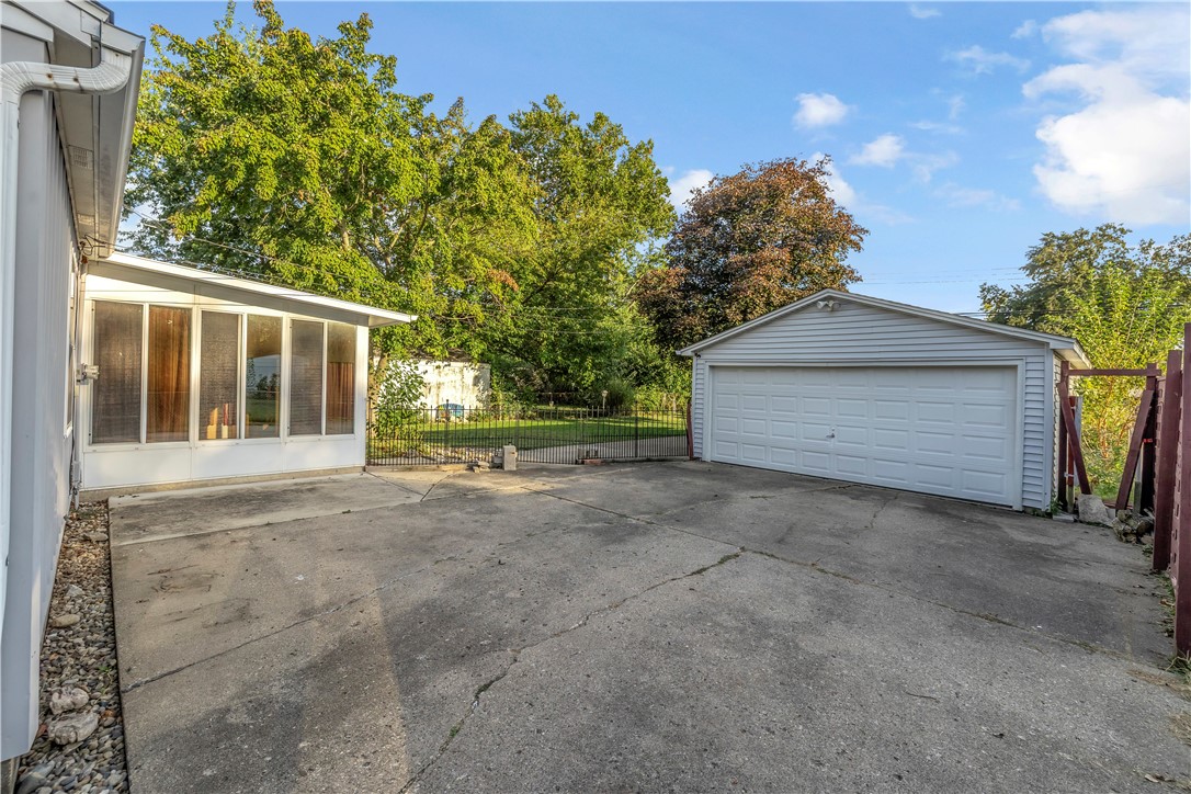 1675 West Center Street Decatur, IL 62526 - Photo 26 of 27