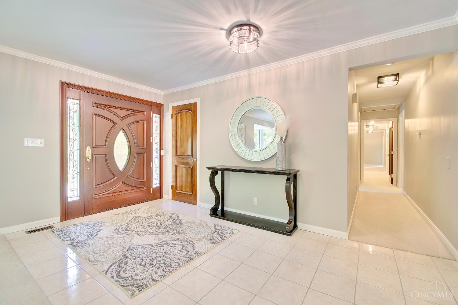 5995 Drake Road Cincinnati, OH 45243 - Photo 4 of 80