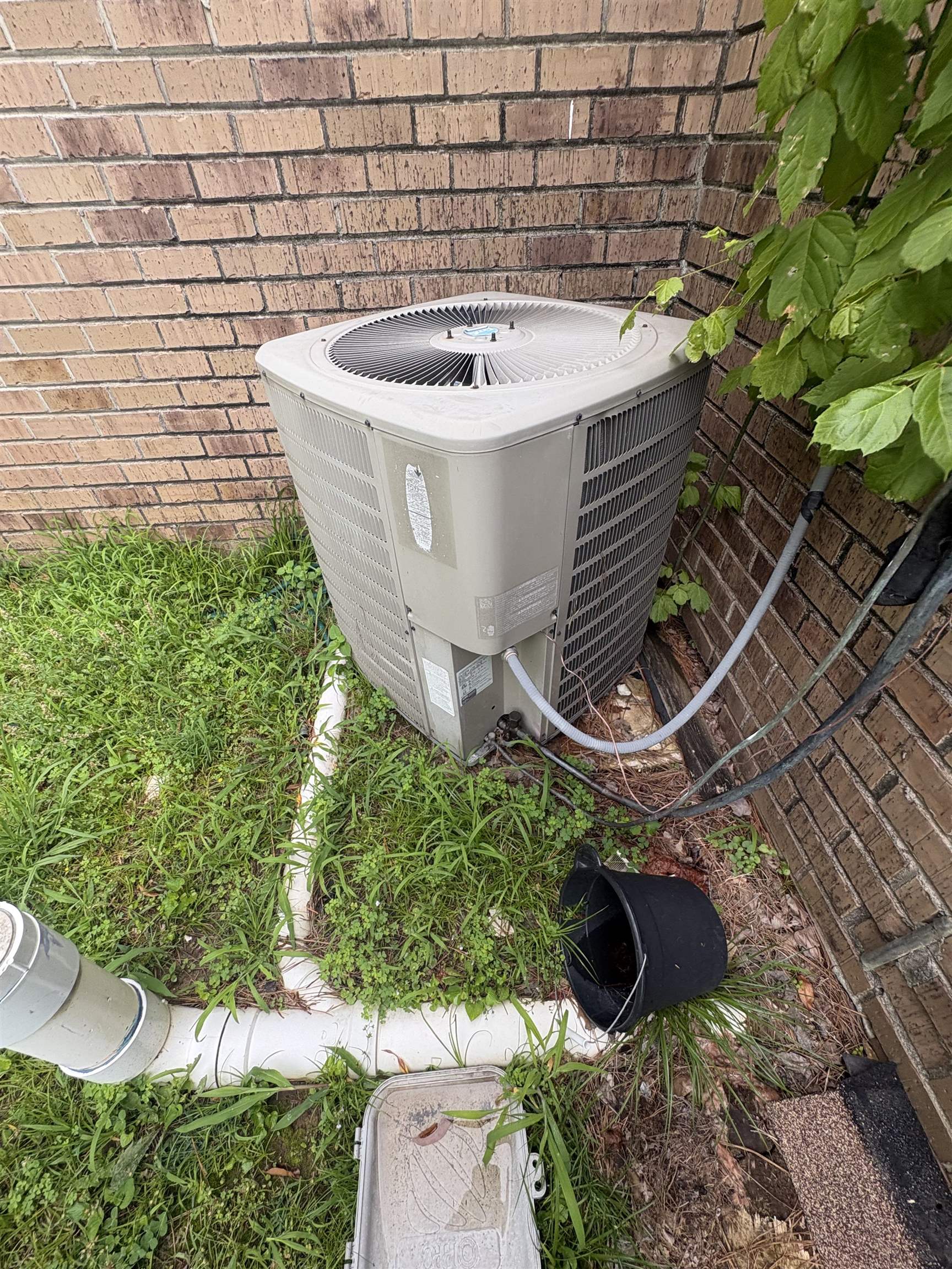 4585 Double Tree Street Memphis, TN 38109 - Photo 2 of 10 Exterior brick wall featuring an outdoor HVAC unit