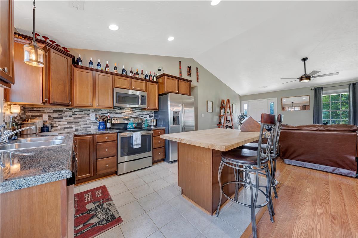 75 Longfield Road Fincastle, VA 24090 - Photo 11 of 30 Kitchen