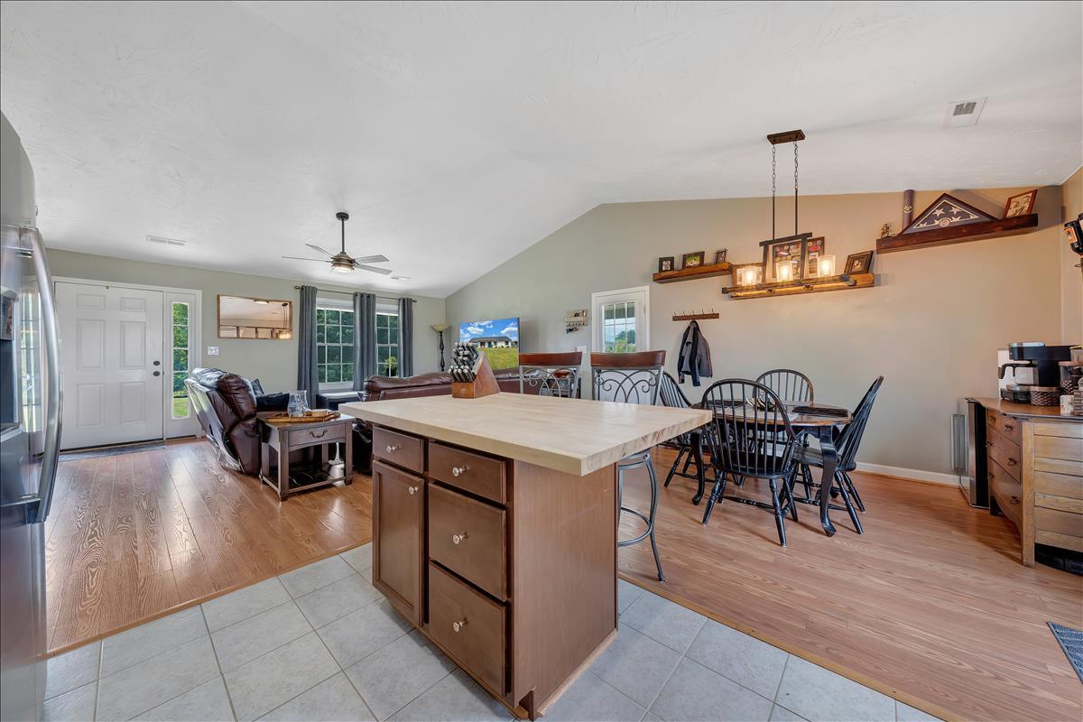75 Longfield Road Fincastle, VA 24090 - Photo 14 of 30 Kitchen 4