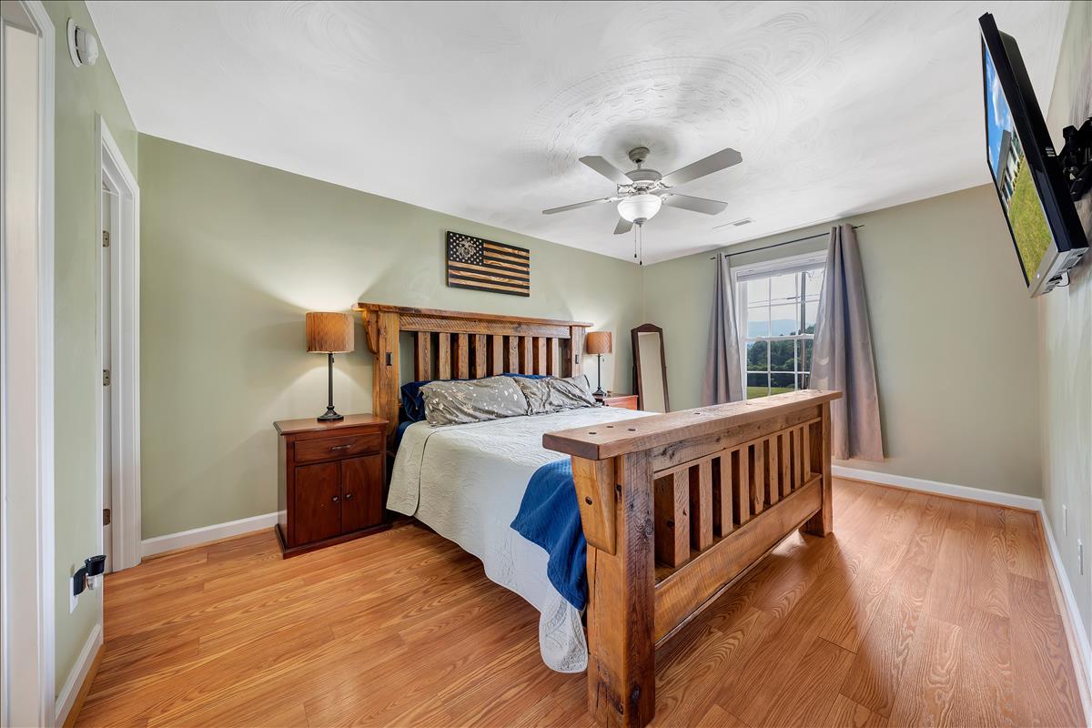 75 Longfield Road Fincastle, VA 24090 - Photo 18 of 30 Master Bed