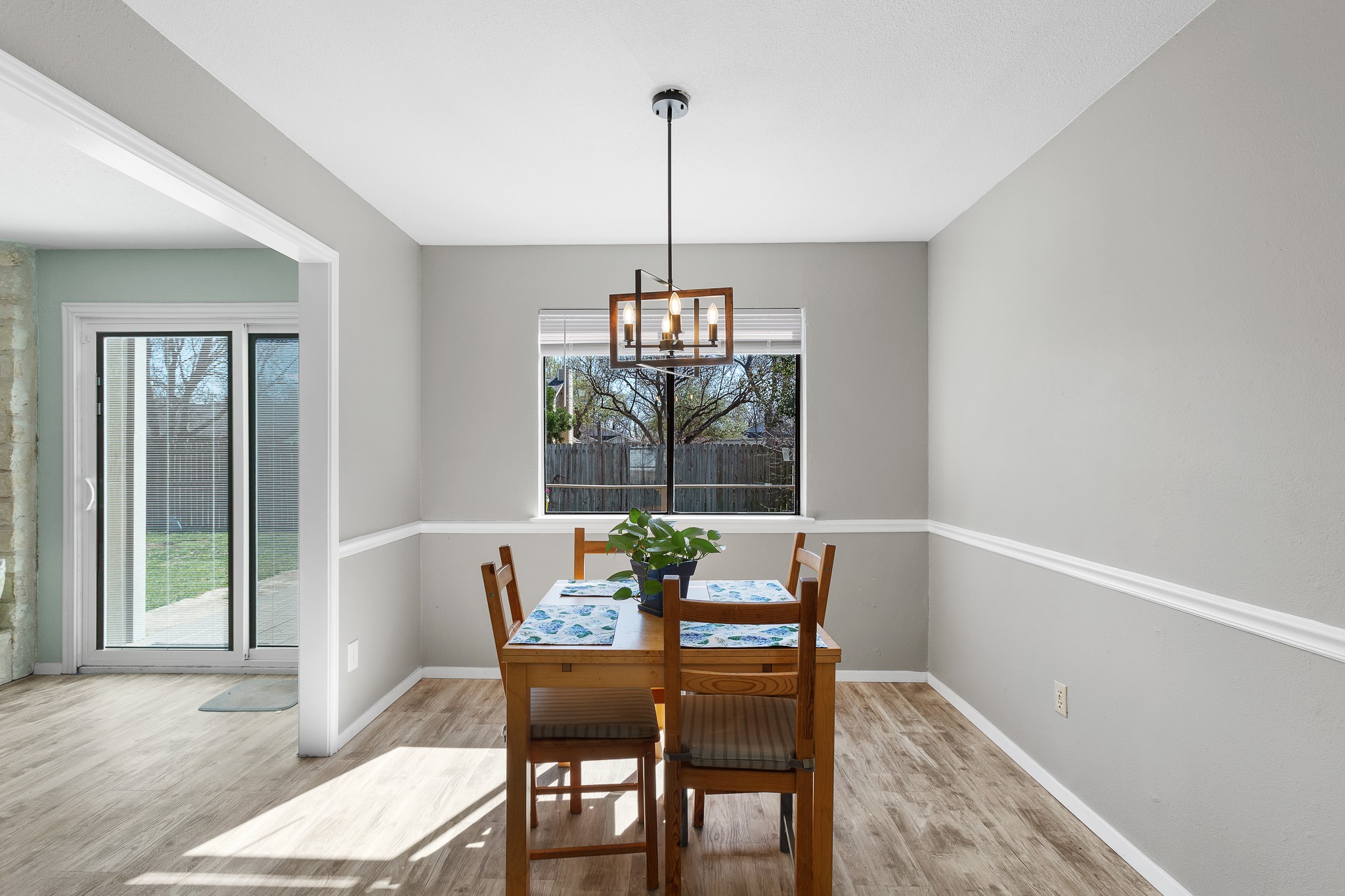 8007 Swindon Lane Austin, TX 78745 - Photo 5 of 27 Breakfast room open to kitchen and family room