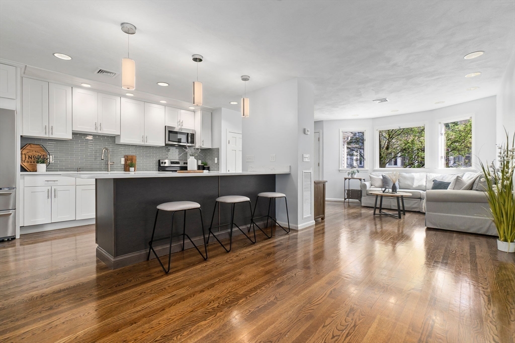 194 Springvale Avenue Everett, MA 02149 - Photo 2 of 34