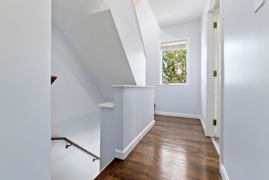 194 Springvale Avenue Everett, MA 02149 - Photo 23 of 34