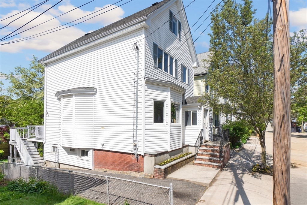 194 Springvale Avenue Everett, MA 02149 - Photo 30 of 34