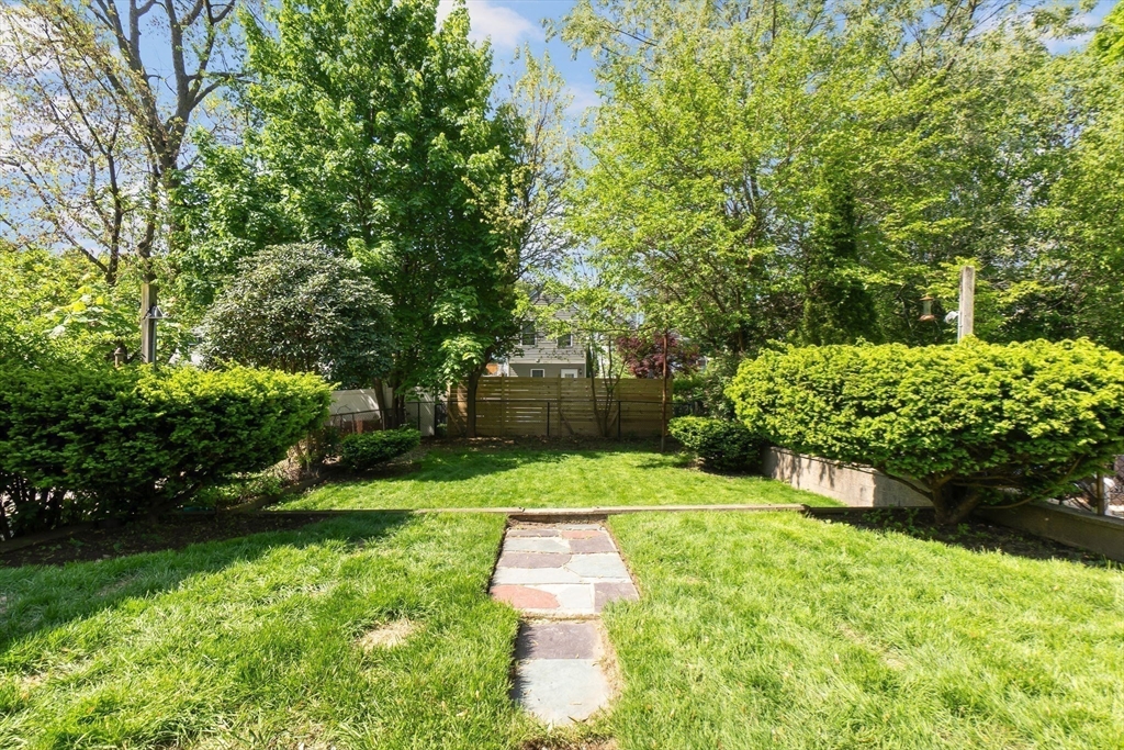 194 Springvale Avenue Everett, MA 02149 - Photo 34 of 34