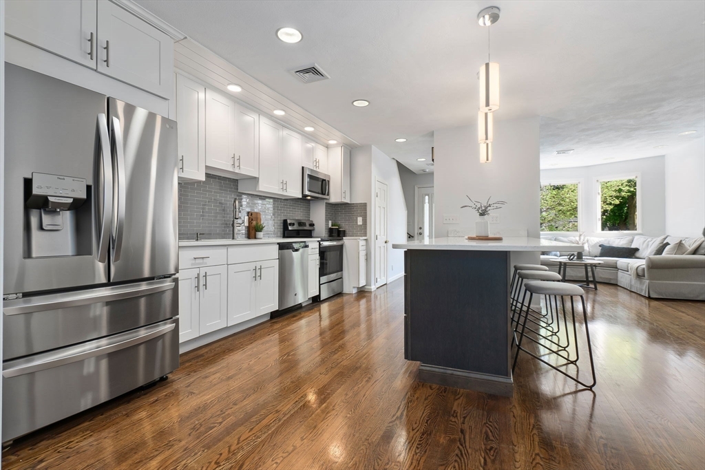 194 Springvale Avenue Everett, MA 02149 - Photo 6 of 34