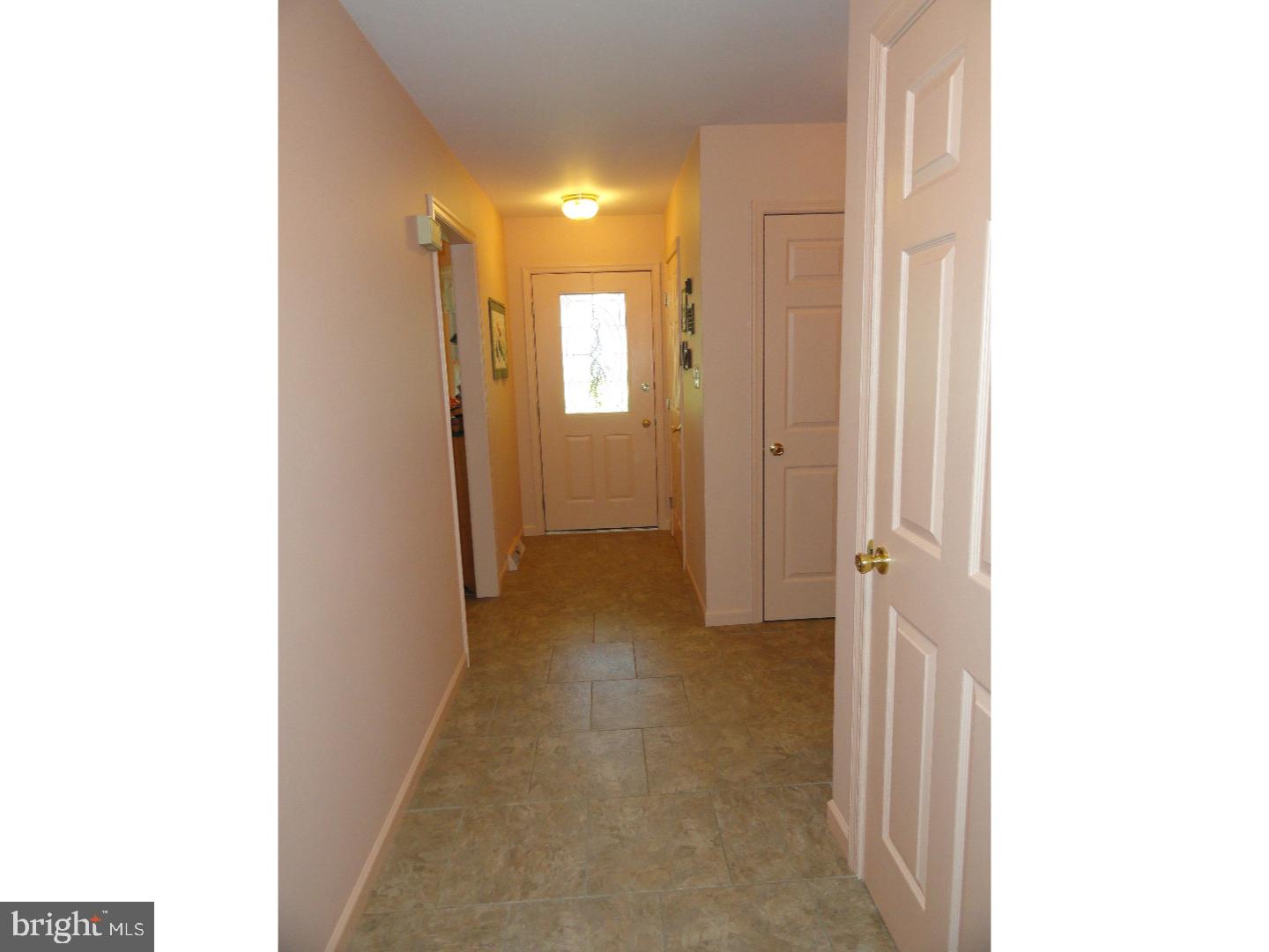 2560 Hill Road Perkiomenville, PA 18074 - Photo 4 of 25 Foyer