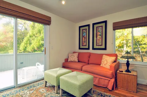 $1,395,000 | 15 Wheelock Walk, East Hampton, NY 11937