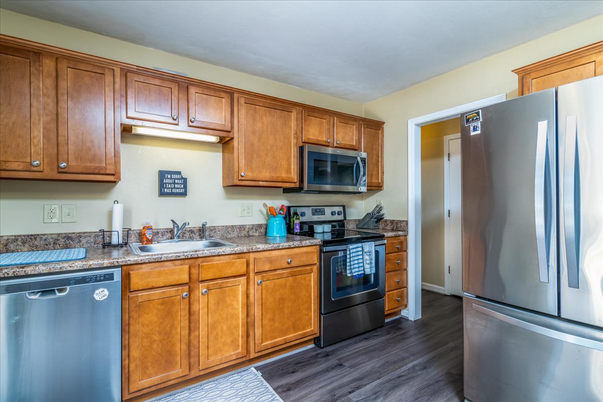 117 Ridgeview Circle Roanoke, VA 24019 - Photo 14 of 28 10- 117 Ridgeview Cir-32