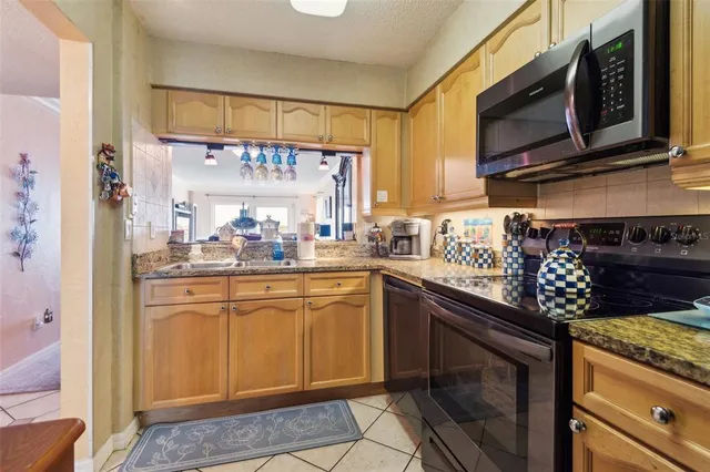 $194,500 | 145 North Halifax Avenue, Unit 211, Daytona Beach, FL 32118