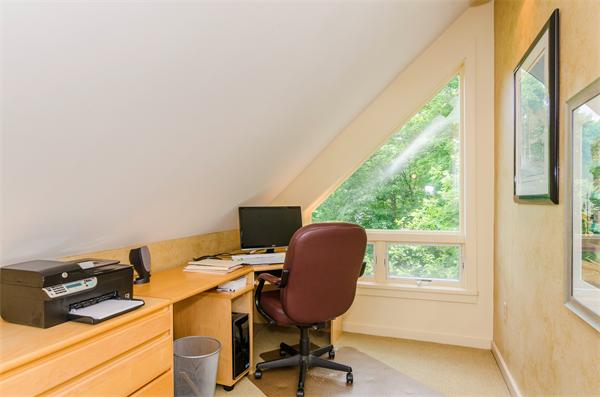 1 Ridge Road Newton, MA 02468 - Photo 18 of 26