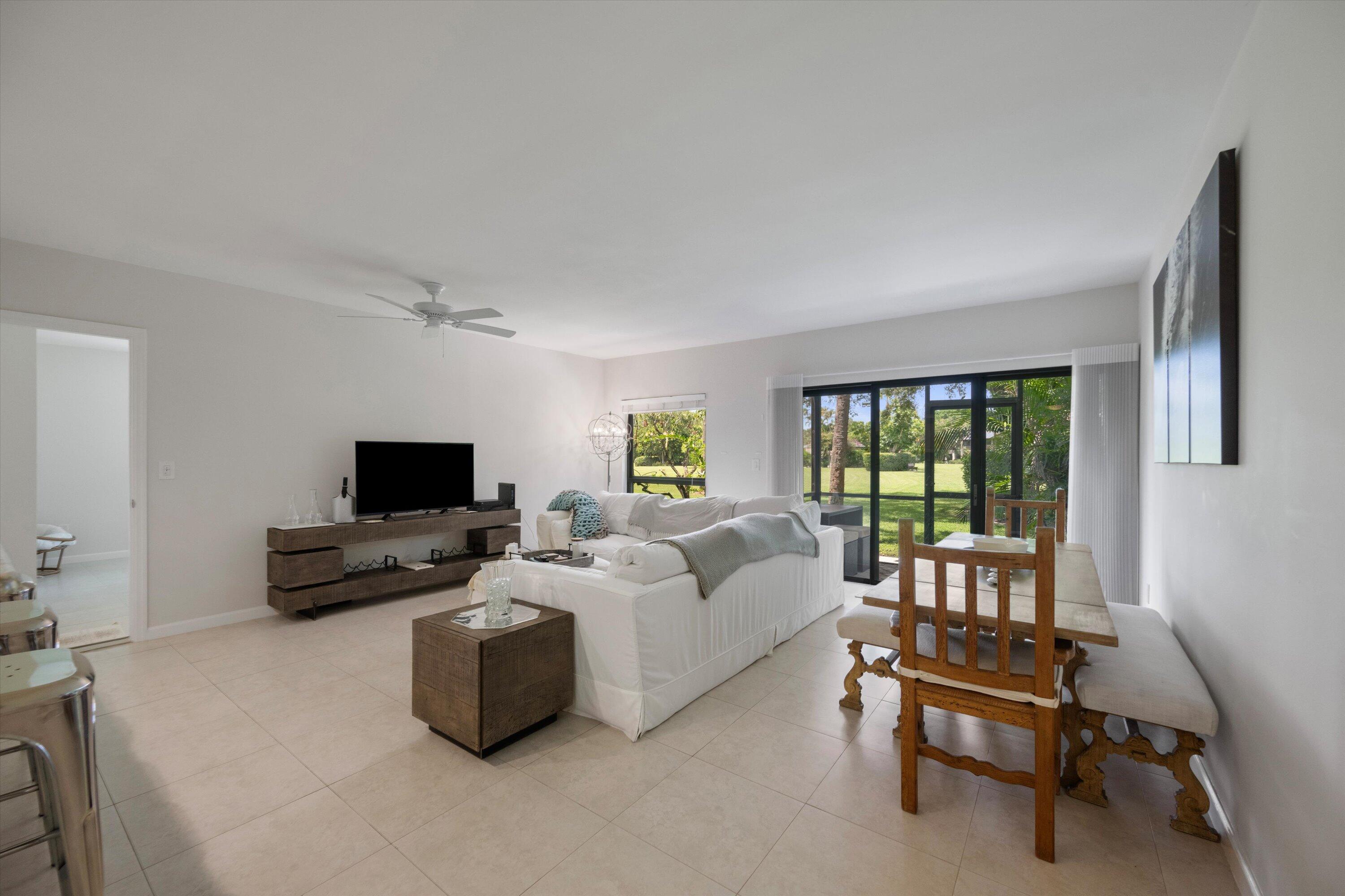 13334 Polo Club Road, Unit 228 Wellington, FL 33414 - Photo 5 of 24 06-DSC_0086