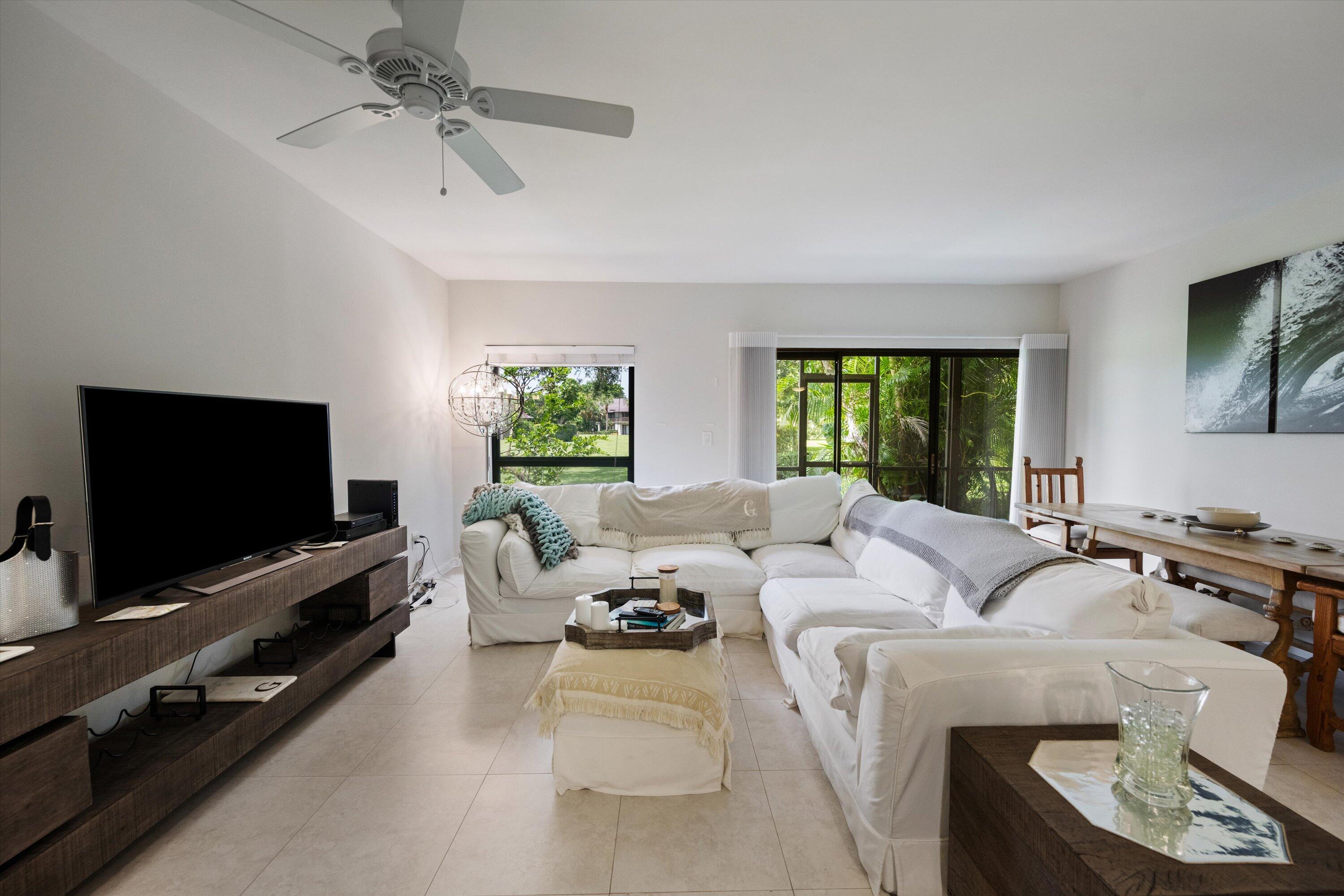 13334 Polo Club Road, Unit 228 Wellington, FL 33414 - Photo 6 of 24 07-DSC_0097