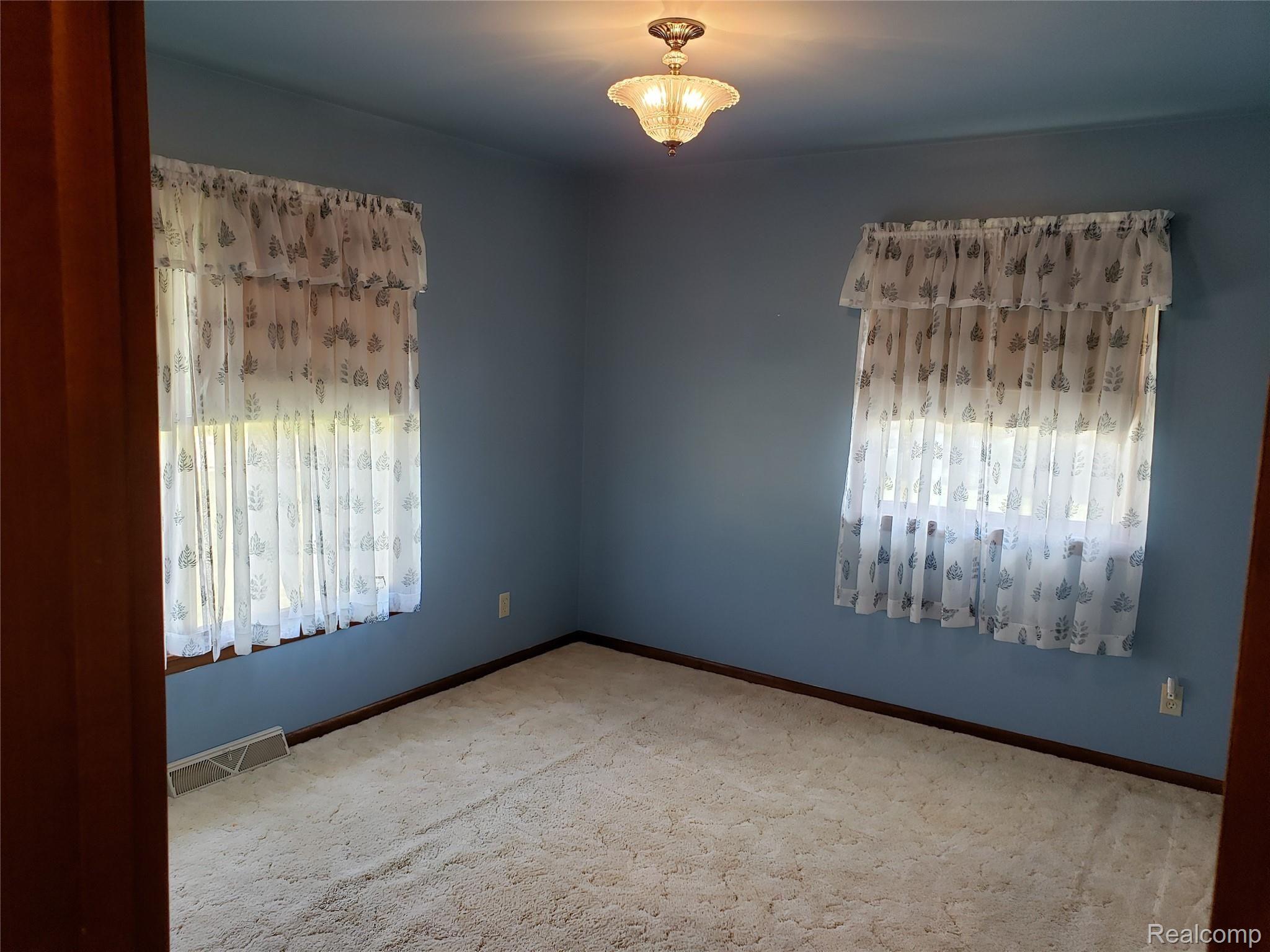 1919 Sandy Creek Road Monroe, MI 48162 - Photo 20 of 22 20190913_132234.jpg