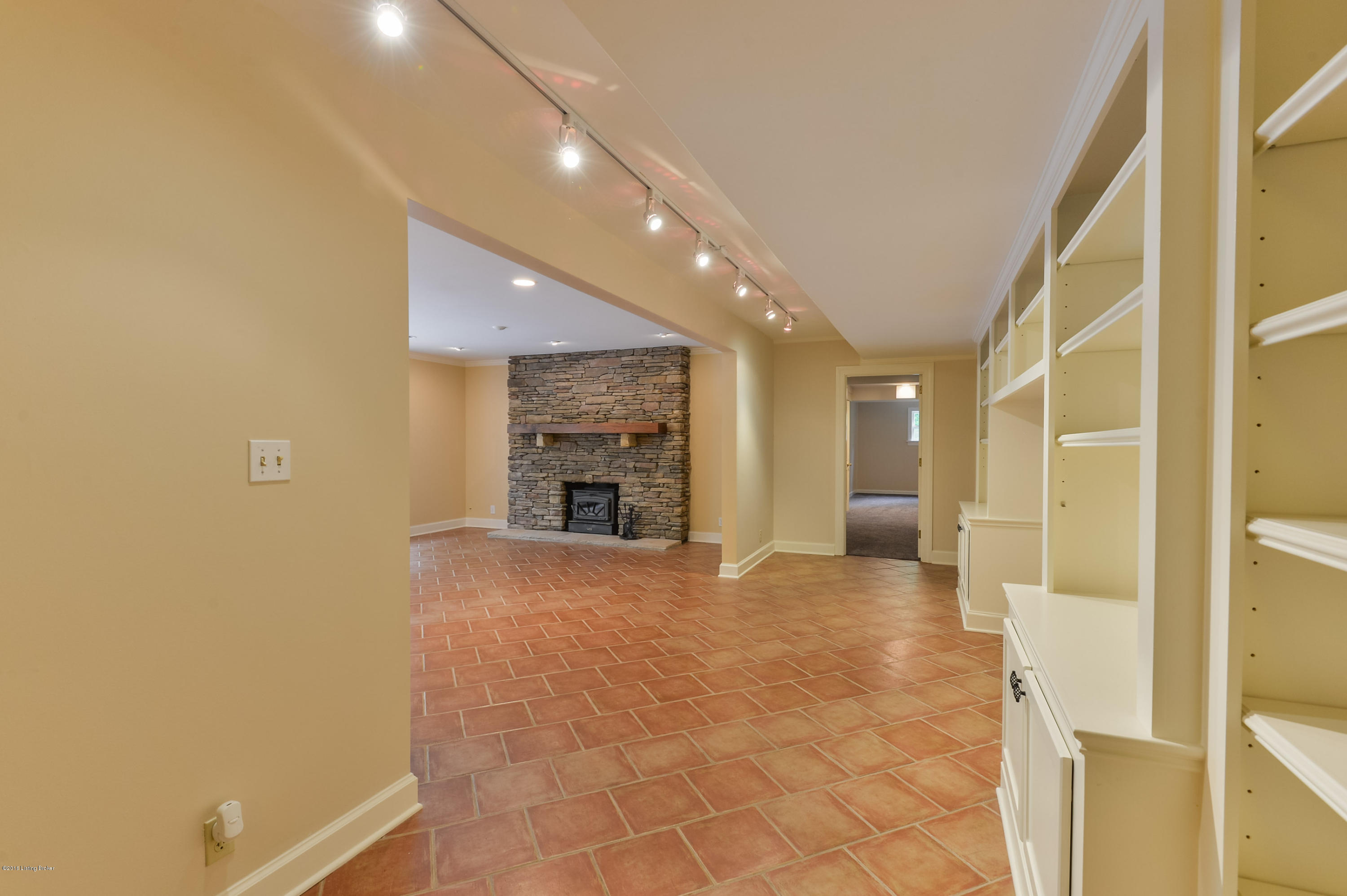 46 Calumet Road Louisville, KY 40207 - Photo 22 of 35 35 LSIR 20160502