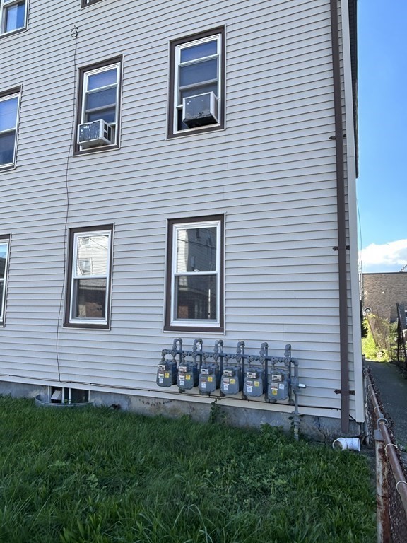 39 Quarry Street Fall River, MA 02723 - Photo 2 of 7 Gallery Image 2