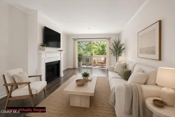 $1,900 | 4401 Sepulveda Boulevard, Unit 306, Sherman Oaks, CA 91403