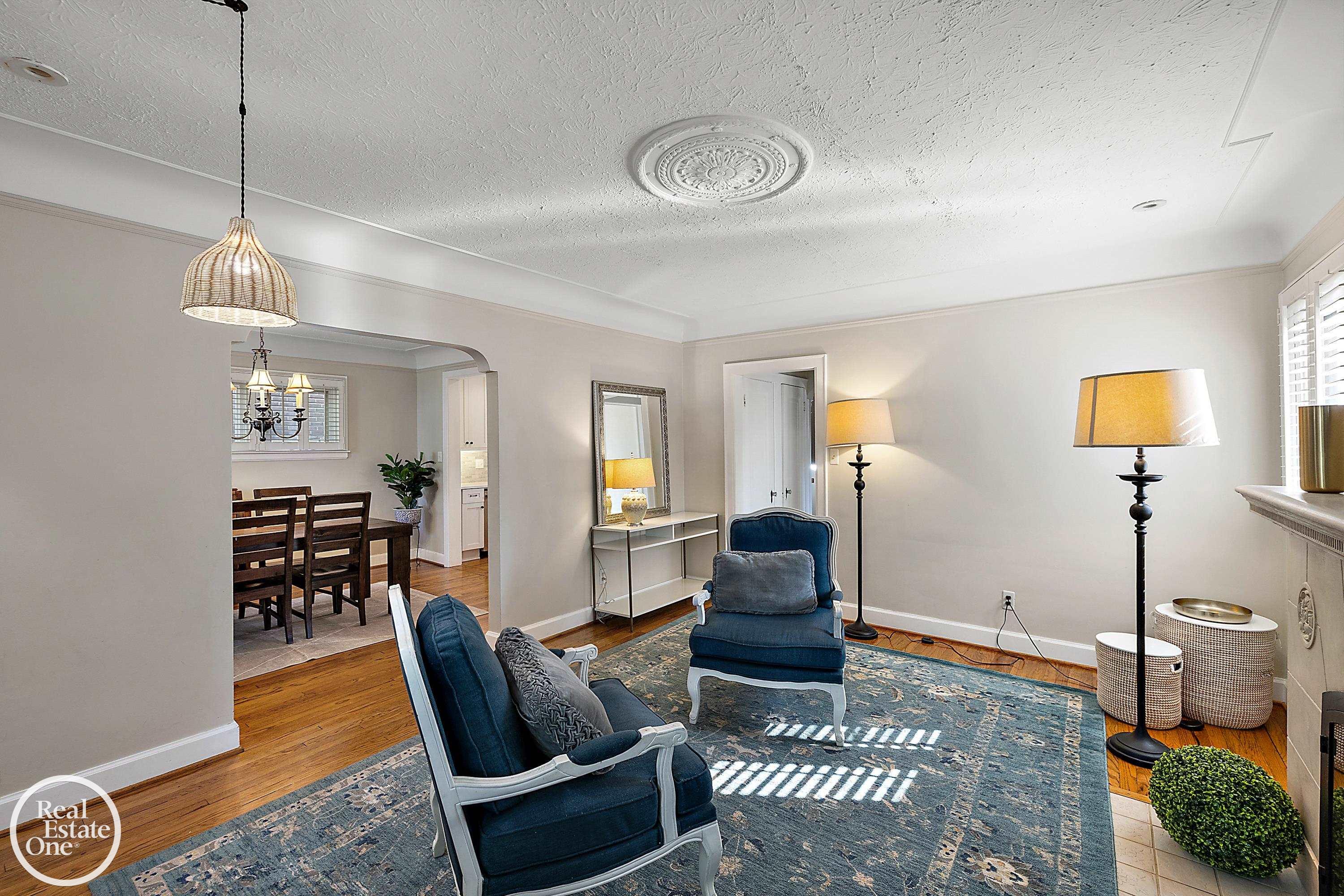 277 Merriweather Road Grosse Pointe, MI 48236 - Photo 14 of 51 50142253-d23497c2-8e39-426d-bb93-2245ff5334bd.JPG
