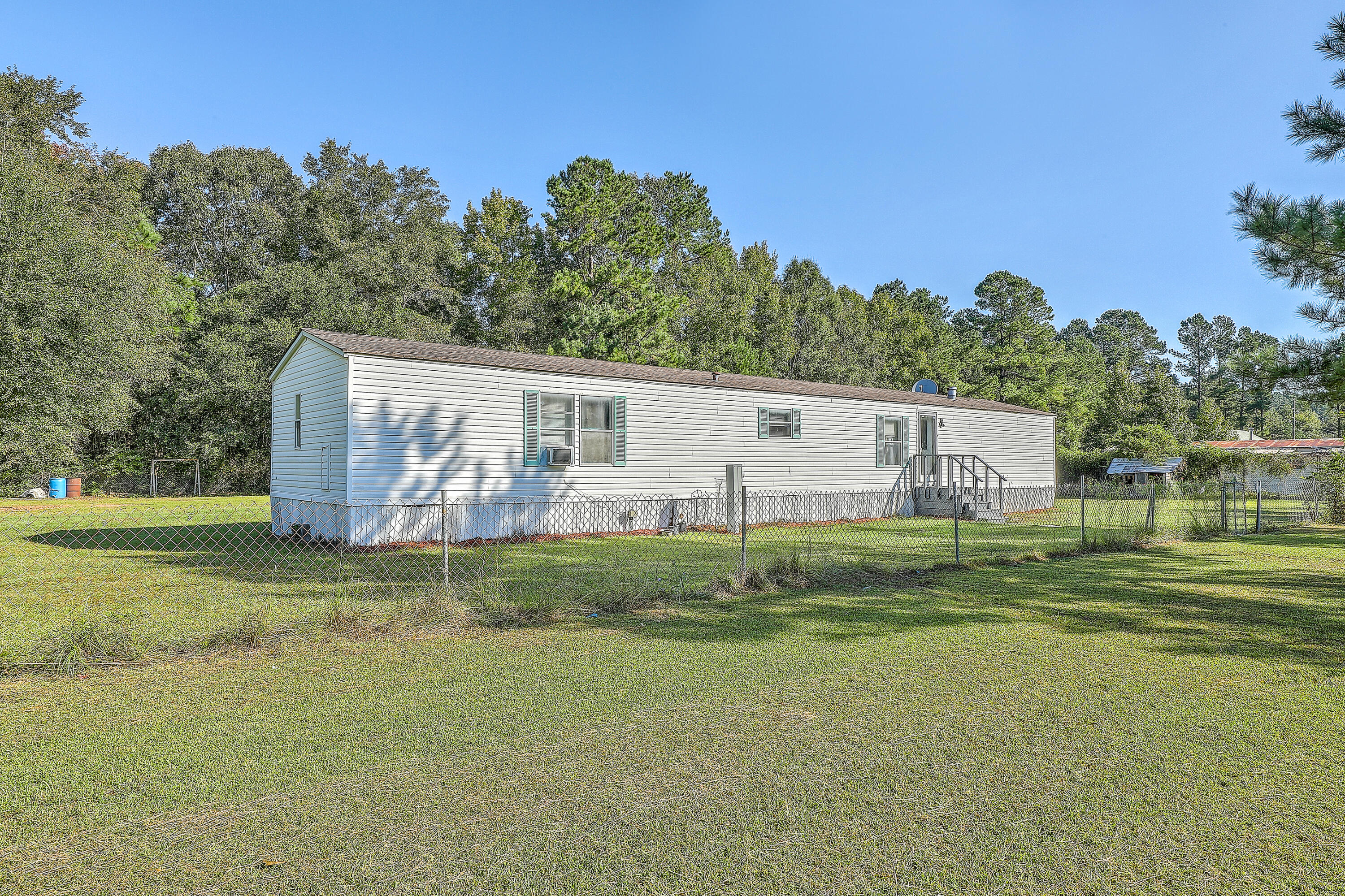 118 Rooster Lane St. Stephen, SC 29479 - Photo 1 of 20 0W7A1267_68_69_70_71_72_73