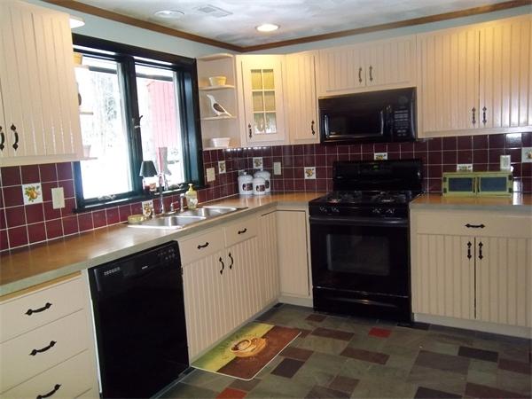 22 Wildes Road Chelmsford, MA 01824 - Photo 2 of 23 Gallery Image 2