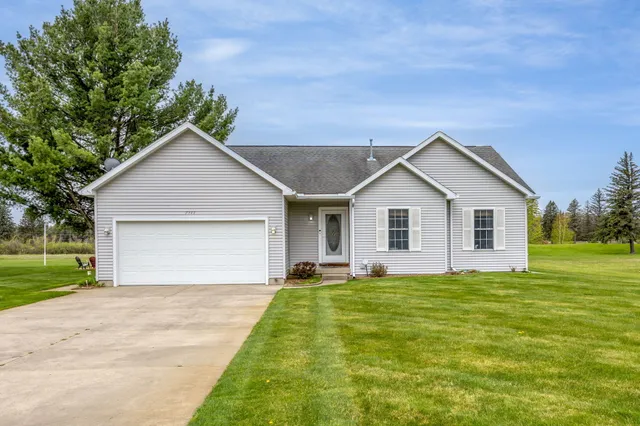 $299,900 | 7515 Ryans Run, Stanwood, MI 49346