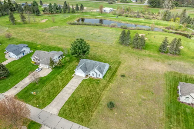 $299,900 | 7515 Ryans Run, Stanwood, MI 49346