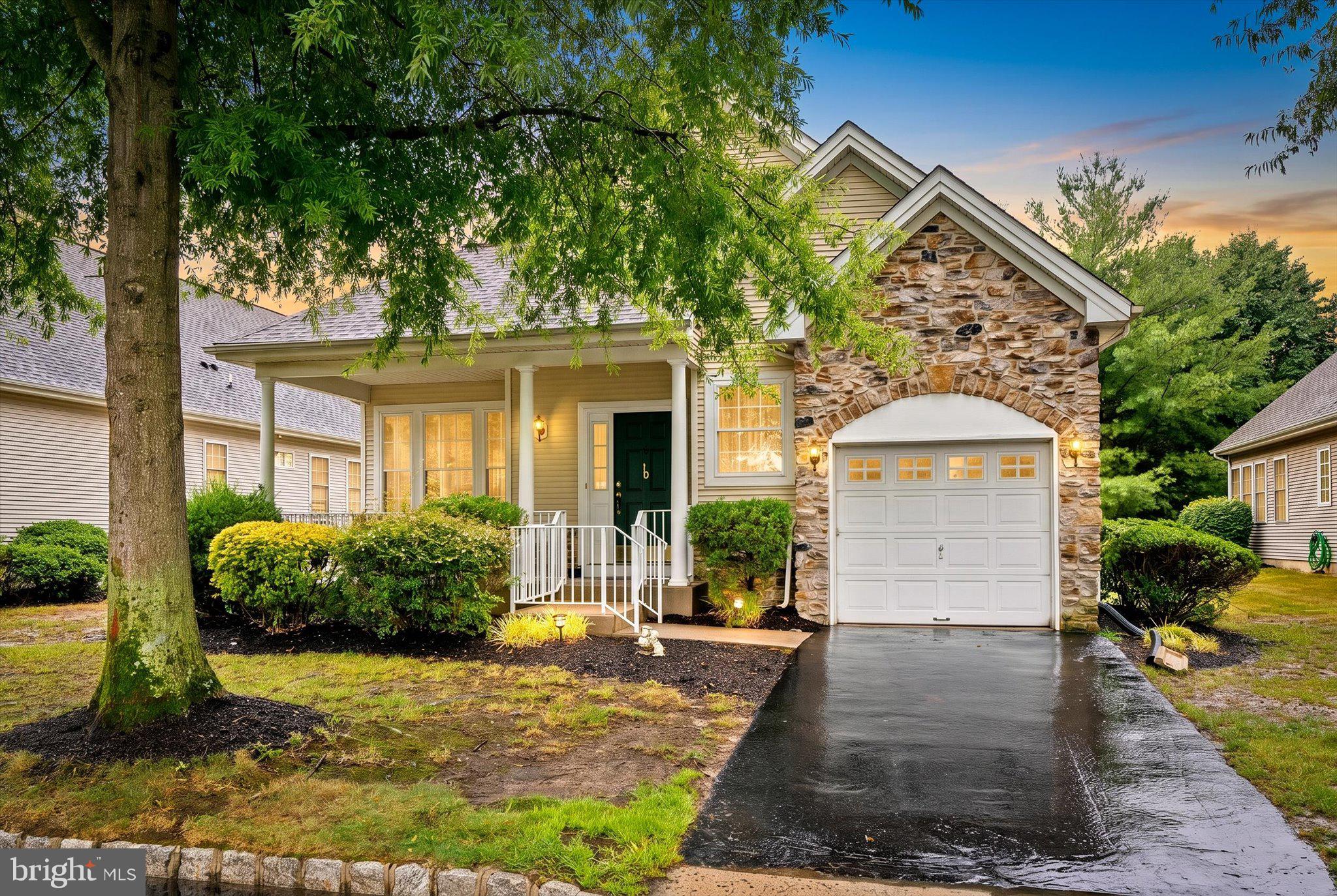 10 Hummingbird Drive Hamilton, NJ 08690 - Photo 2 of 27