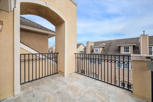 $3,095 | 5629 Dolores Street, Unit B, Houston, TX 77057