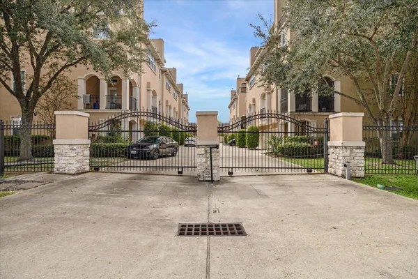 $3,095 | 5629 Dolores Street, Unit B, Houston, TX 77057