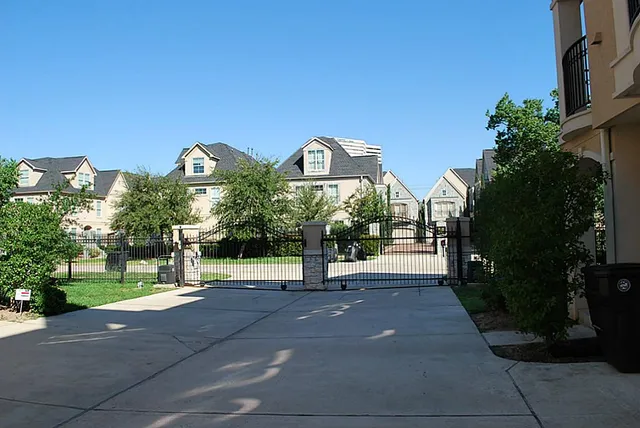 $3,300 | 5629 Dolores Street, Unit B, Houston, TX 77057