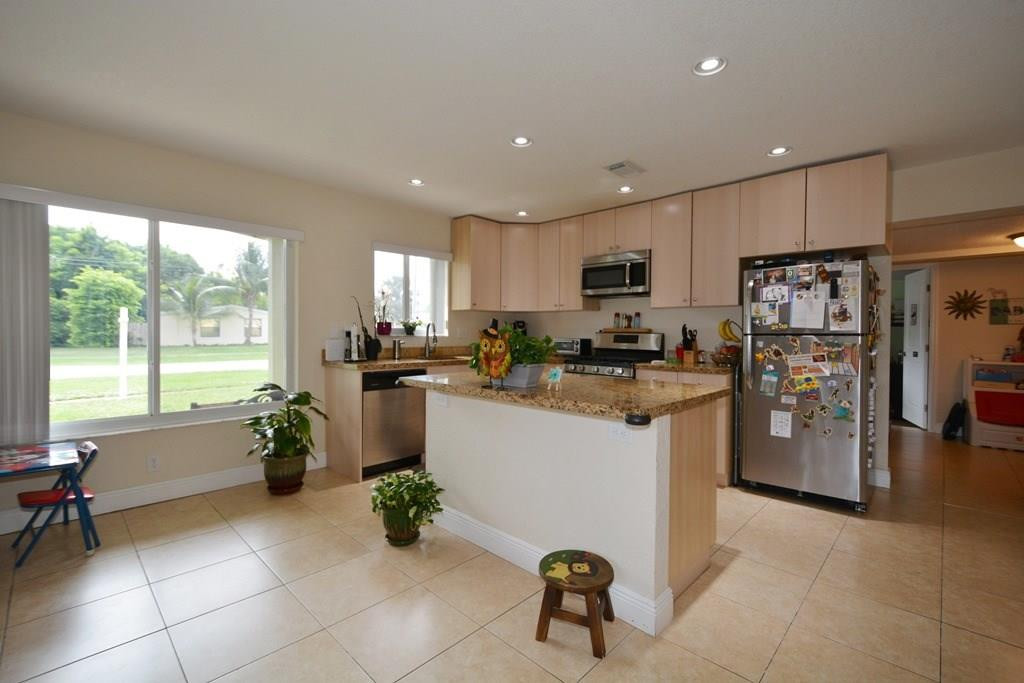 5151 Southwest 6th Street Margate, FL 33068 - Photo 4 of 24 Photo 4
