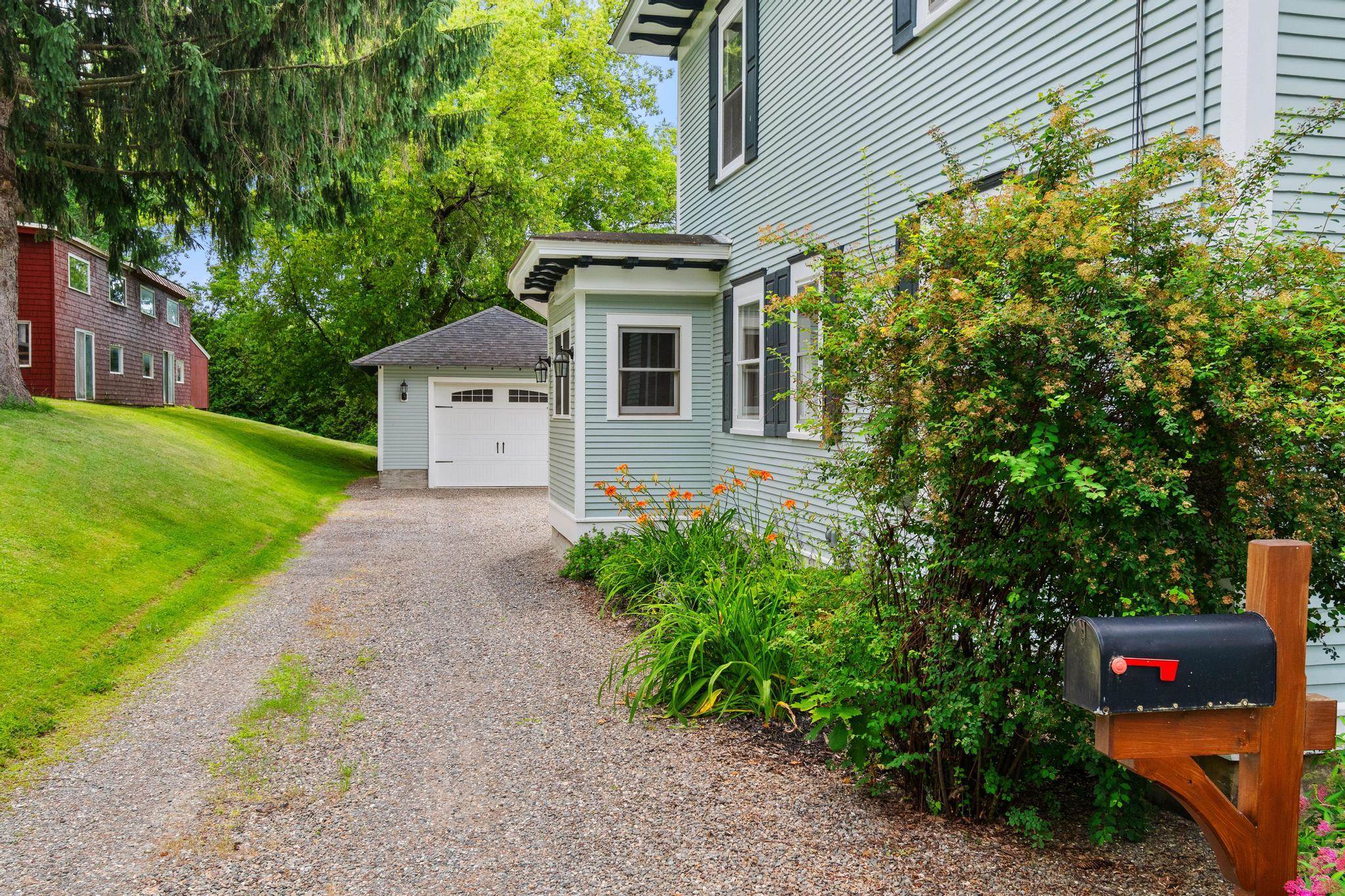 92 Bank Street St. Albans, VT 05478 - Photo 8 of 60