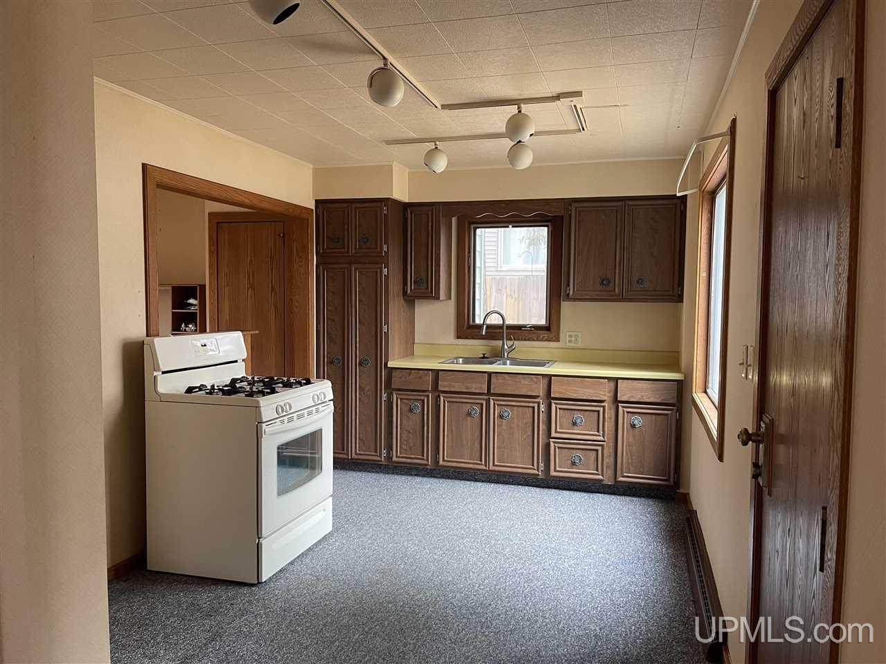 E5147 Sunset Road Ironwood, MI 49938 - Photo 6 of 17