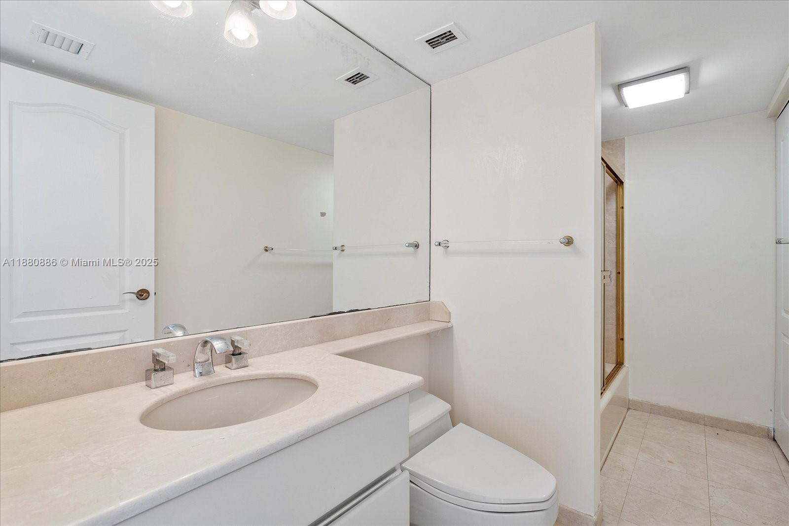 5757 Collins Avenue, Unit 2106 Miami Beach, FL 33140 - Photo 20 of 45