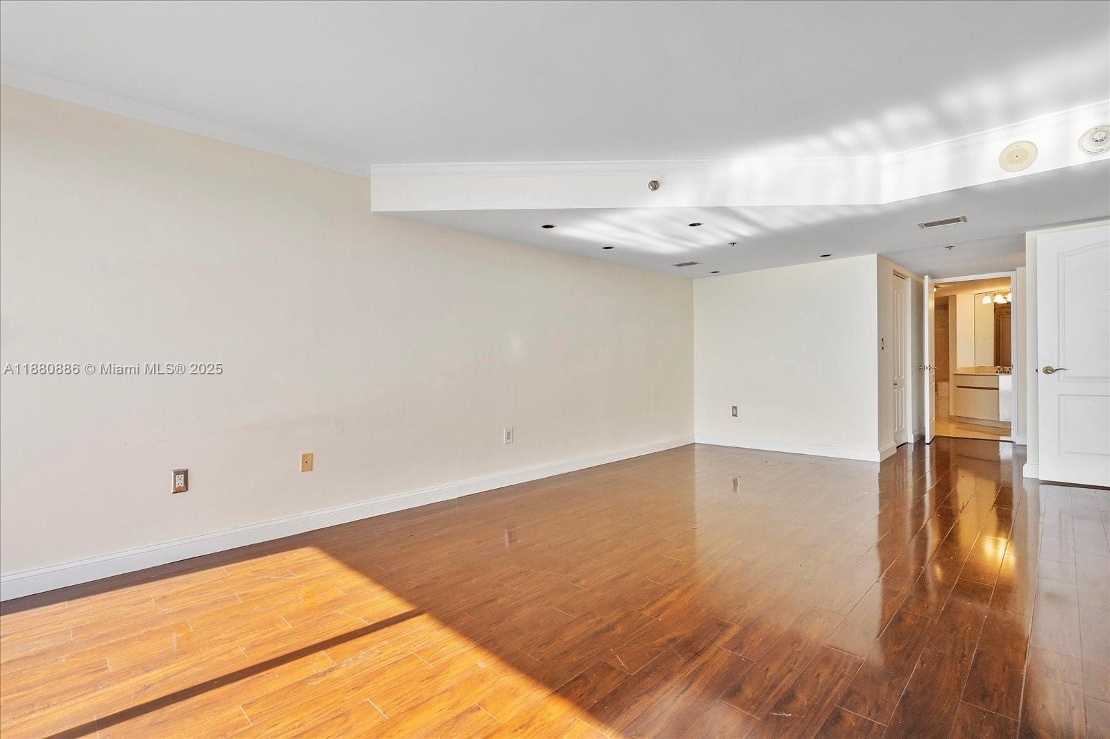 5757 Collins Avenue, Unit 2106 Miami Beach, FL 33140 - Photo 25 of 45