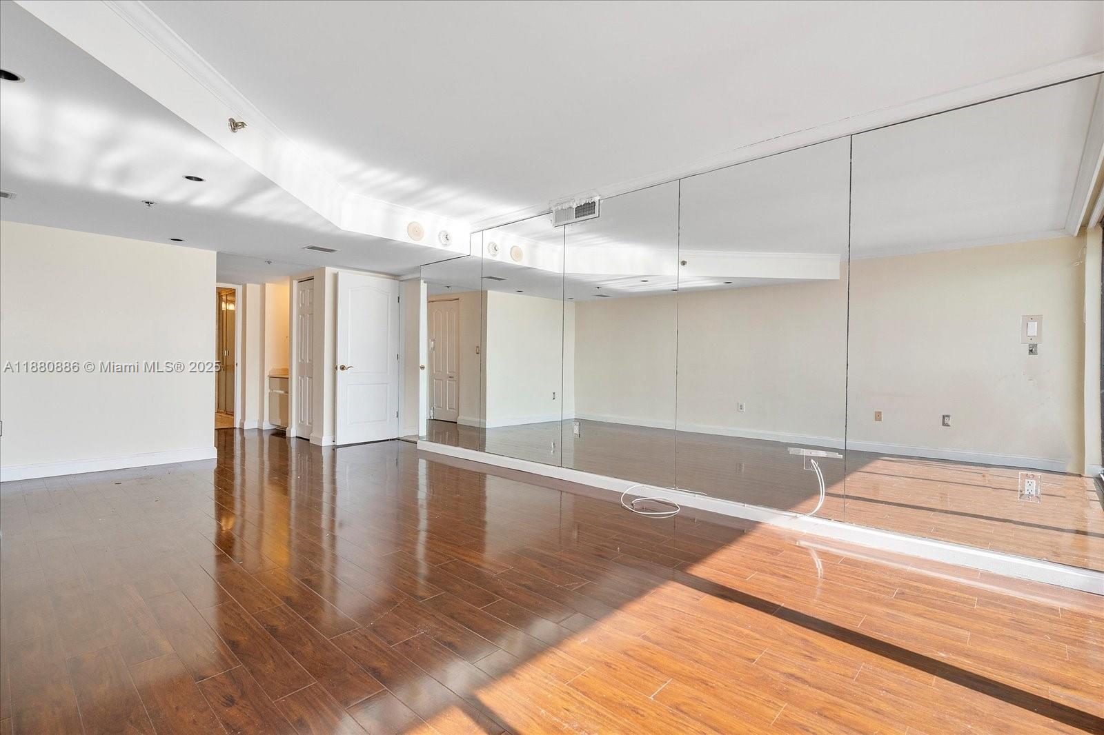 5757 Collins Avenue, Unit 2106 Miami Beach, FL 33140 - Photo 26 of 45