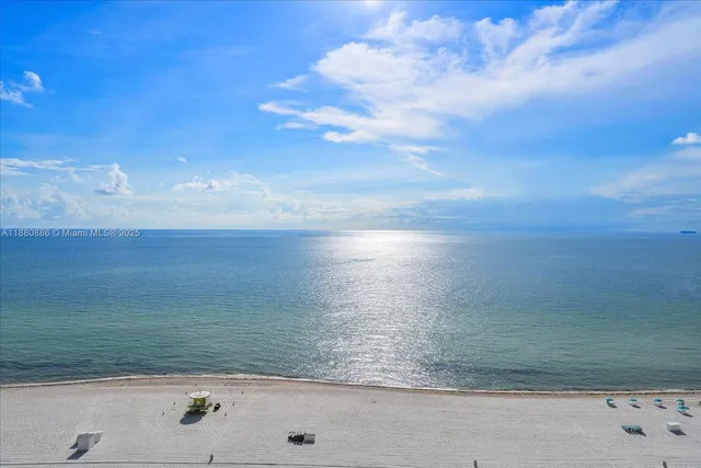 $7,000 | 5757 Collins Avenue, Unit 2106, Miami Beach, FL 33140