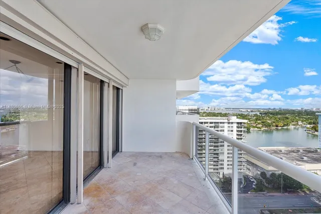 $7,000 | 5757 Collins Avenue, Unit 2106, Miami Beach, FL 33140