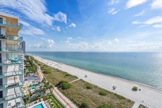 $7,000 | 5757 Collins Avenue, Unit 2106, Miami Beach, FL 33140