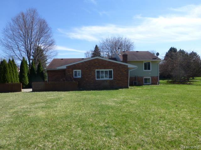 7699 McClements Road Brighton, MI 48114 - Photo 21 of 25 P1010670.jpg