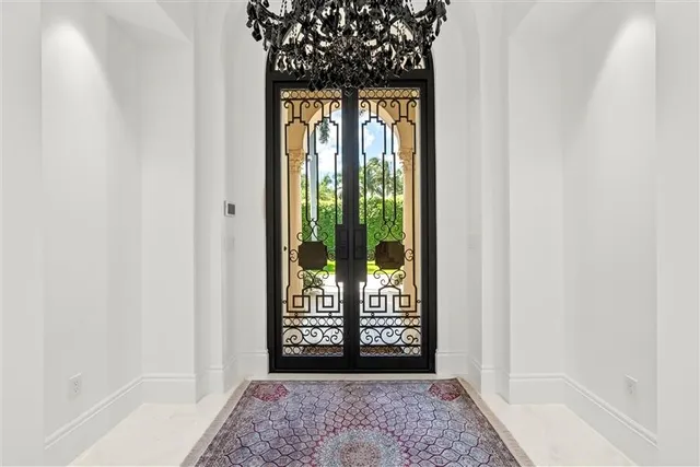 a view of entryway with a front door
