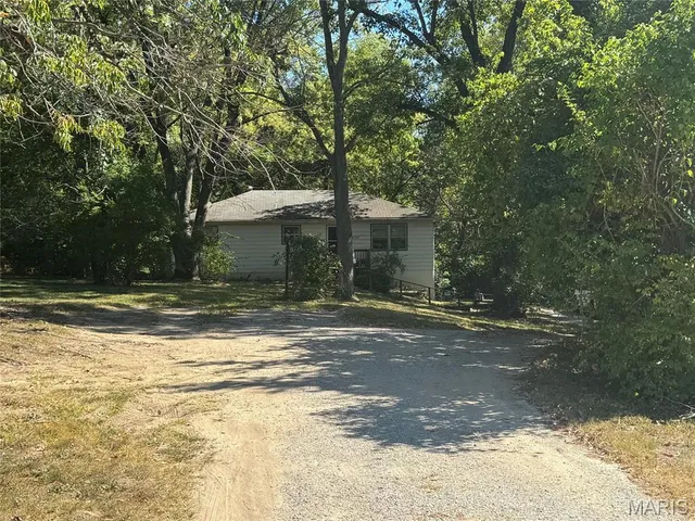 $129,000 | 9723 Greenridge Heights Road, Fairview Heights, IL 62208