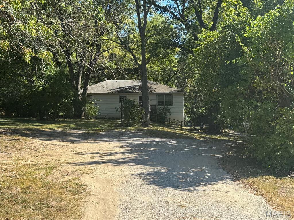 9723 Greenridge Heights Road Fairview Heights, IL 62208 - Photo 3 of 8